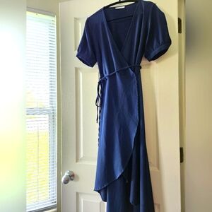 Short sleeve v-neck wrap dress dark blue  mid to lower length